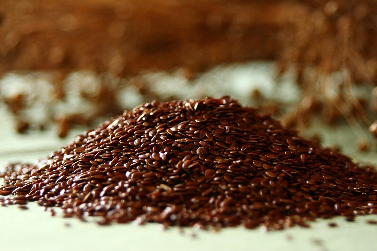 Exploring the Benefits of Herbal Flaxseeds in Honey